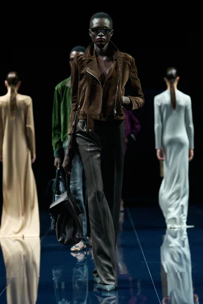 Look 12